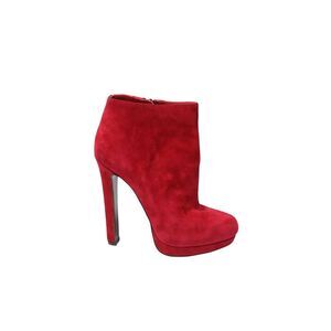 Alexander McQueen Ankle Boots in Red Suede